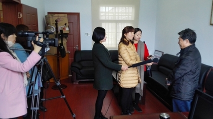 一群老年志愿者向年輕記者講述網絡宣傳夢 - 新華博客 - News Blog